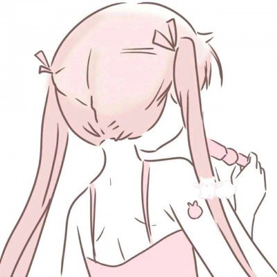 老人烧杨絮险些点着全村